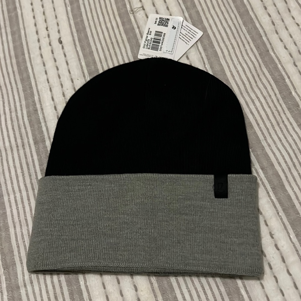 Lululemon Chill Fighter beanie NWT